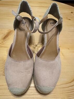 H&M Women's Pink Espadrille Wedge Sandals Size 39